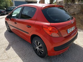Peugeot 207 2010