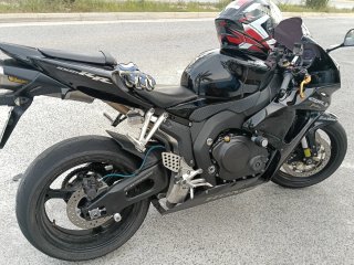 Honda CBR 1000RR Fireblade 2006 Negra