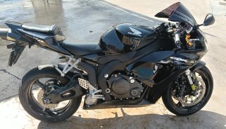 Honda CBR 1000RR Fireblade 2006 Negra