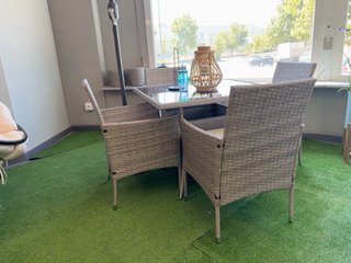 CONJUNTO DE MESA + 4 SILLAS - NUEVO