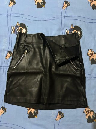 Falda efecto piel Bershka Talla S
