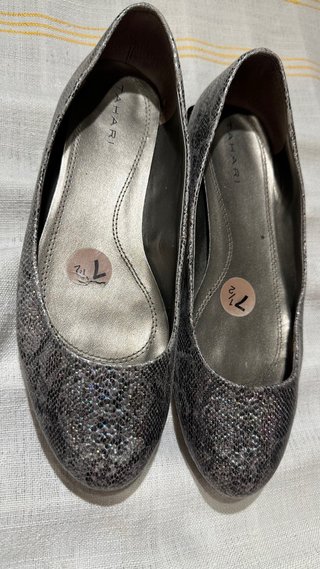 Zapatos planos Tahari Talla 38