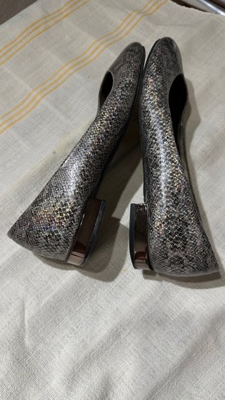 Zapatos planos Tahari Talla 38