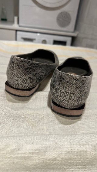 Zapatos planos Tahari Talla 38