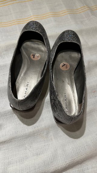 Zapatos planos Tahari Talla 38