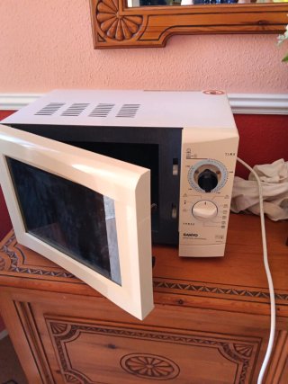 Microondas Sanyo con grill,No hago envíos.