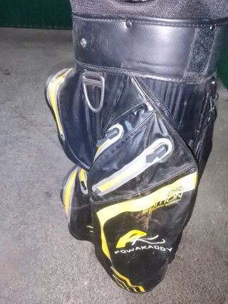 Bolsa de golf negra y amarilla  powakaddy