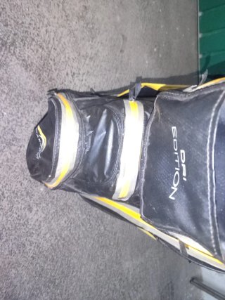 Bolsa de golf negra y amarilla  powakaddy