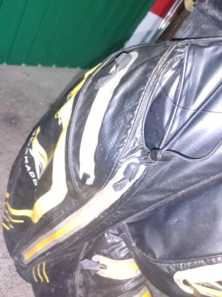 Bolsa de golf negra y amarilla  powakaddy