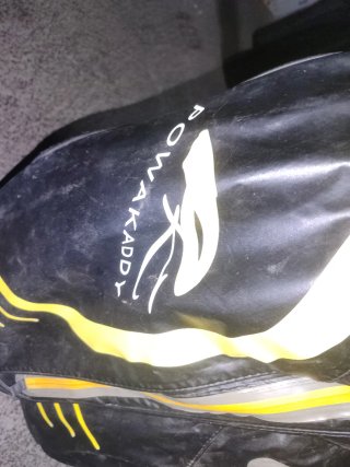 Bolsa de golf negra y amarilla  powakaddy