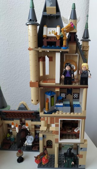 LEGO Harry Potter Hogwarts + Sauce Boxeador