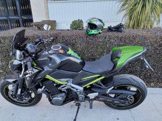 Kawasaki Z900 Negra y Verde