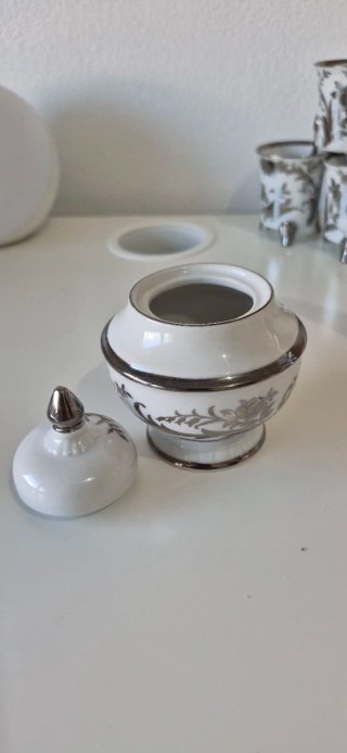 Juego de té japonés de porcelana y plata