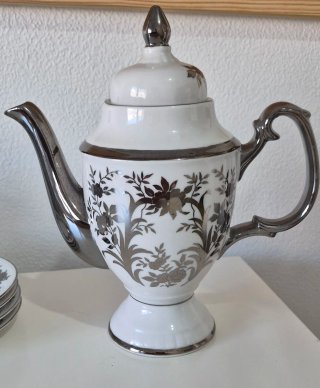 Juego de té japonés de porcelana y plata