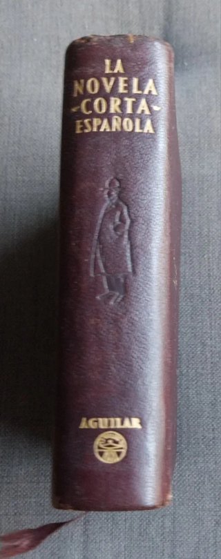 Libro la novela corta española 1952  Aguilar edi.
