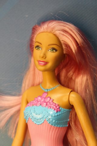Muñeca Barbie Dreamtopia. Pelo rosa. Princesa. Mattel, 2015.