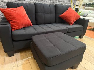 Sofá 3 plazas con puff y posavasos