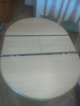 Conjunto sala de estar en buen estado.