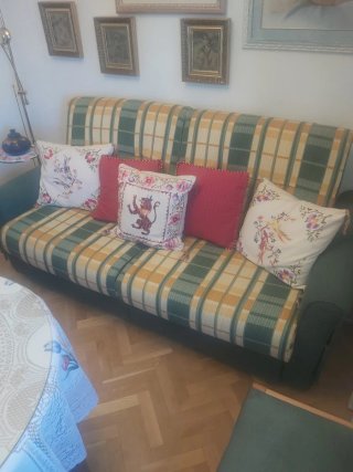 Conjunto sala de estar en buen estado.