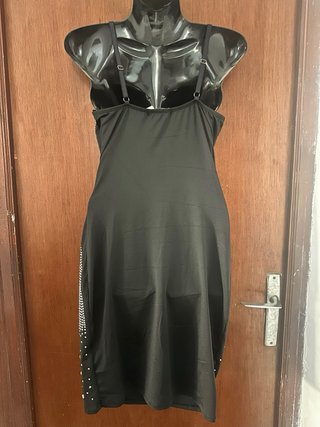 Vestido negro pedrería plateada fiesta