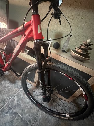 Bicicleta de Montaña Roja