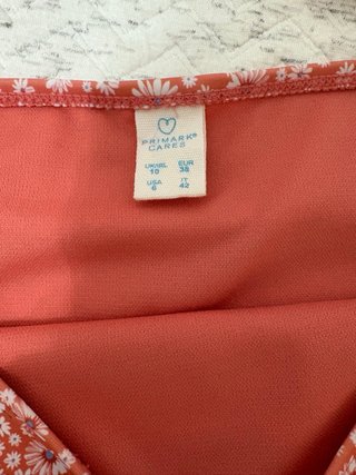 Bikini y pareo estampado floral