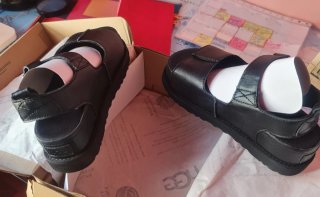 Sandalias UGG Negras Nuevas