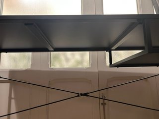 Mesa de escritorio negra metálica