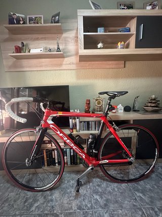 Bicicleta de carretera Orbea Roja, cuadro de carbo