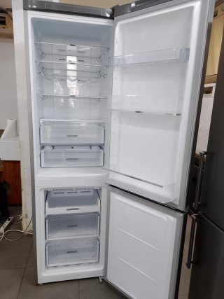 Nevera Whirlpool No Frost INOX