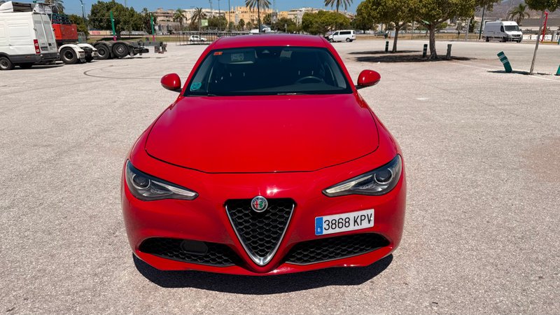 Alfa Romeo Giulia 2018 - foto 1