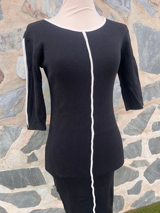 Vestido midi canalé negro con blanco