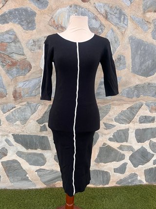 Vestido midi canalé negro con blanco