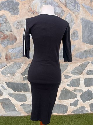 Vestido midi canalé negro con blanco