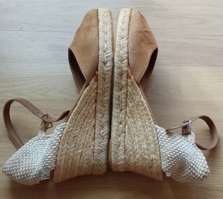 Sandalias cuña beige y marrón n.40