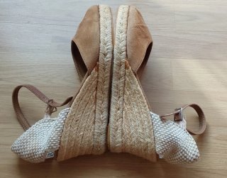 Sandalias cuña beige y marrón n.40