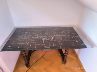 Tavolo in legno massello