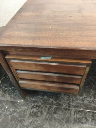 Mesa de oficina de madera vintage