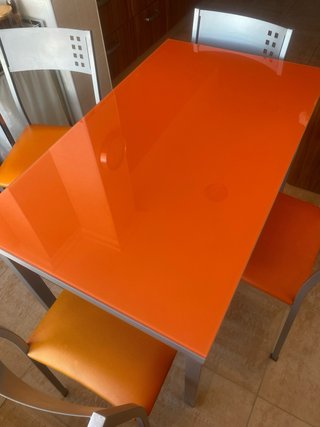 Mesa Comedor Extensible + 4 Sillas Naranja