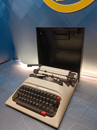 Maquina de escribir, Olivetti lettera 12, buen estado