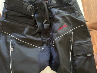 Pantalón moto talla L con forro