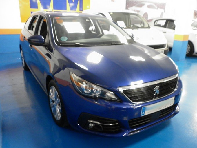 Peugeot 308 2019 - foto 1