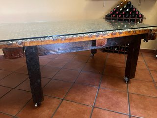 Mesa de Trillo con Tapa de Cristal y Piedras