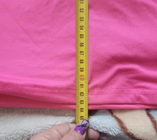 Camiseta rosa con estampado de chica