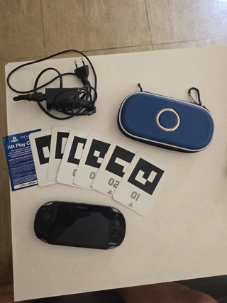 PS Vita PCH-1004 Negra - Como Nueva