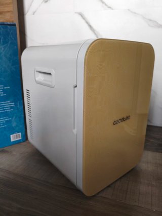 Nevera Cecotec 20L 12V/220V Coche y Casa