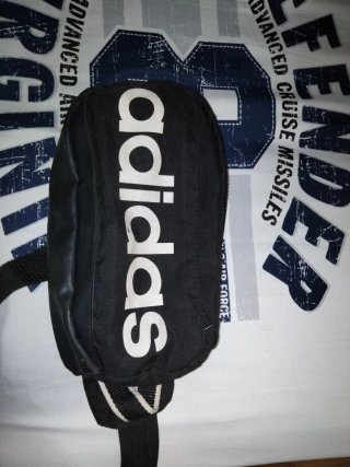 Riñonera Adidas Negra