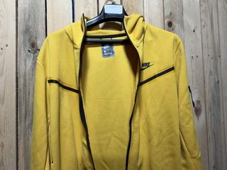 SUDADERA NIKE TECH AMARILLA XL