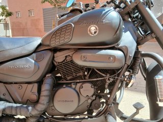 Hyosung Aquila 250 Custom Negra