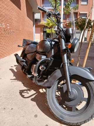 Hyosung Aquila 250 Custom Negra